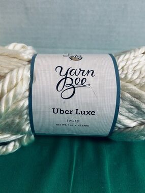 Yarn Bee Uber Luxe Ivory Chunky Yarn